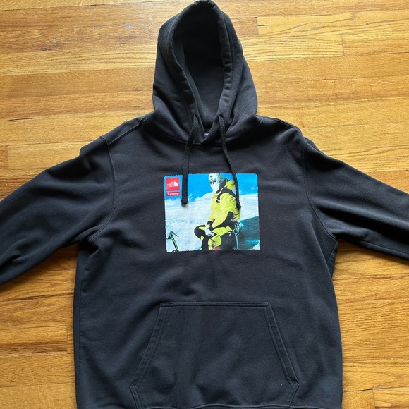 Supreme x TNF Black Photo Hoodie Size M